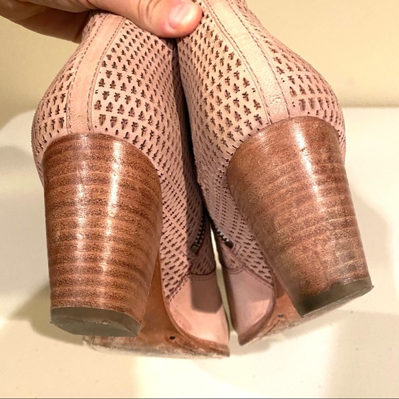 Frye Jennifer Suede Blush Ankle Bootie size 8 - Picture 5 of 7